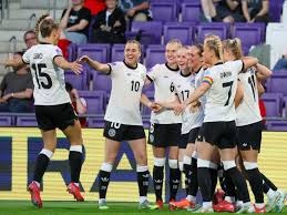 [国内足球中超]第15轮：国安锁定半程冠军 蓉城5-0大胜新鹏城