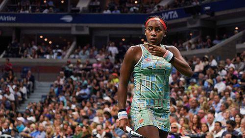 在向公众展 在向公众展