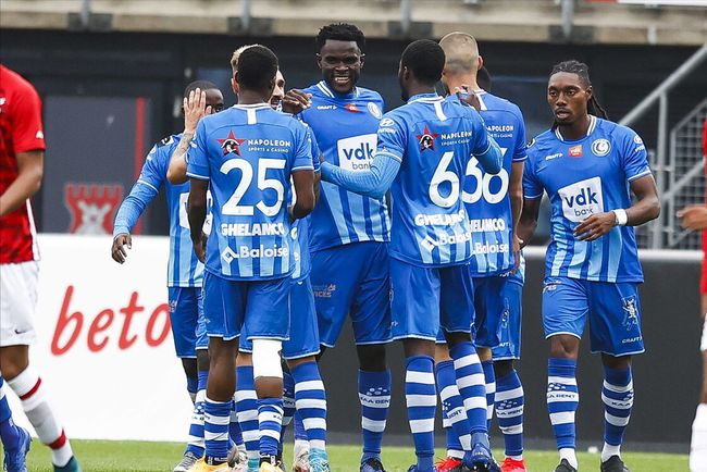 首战中的表 首战中的表