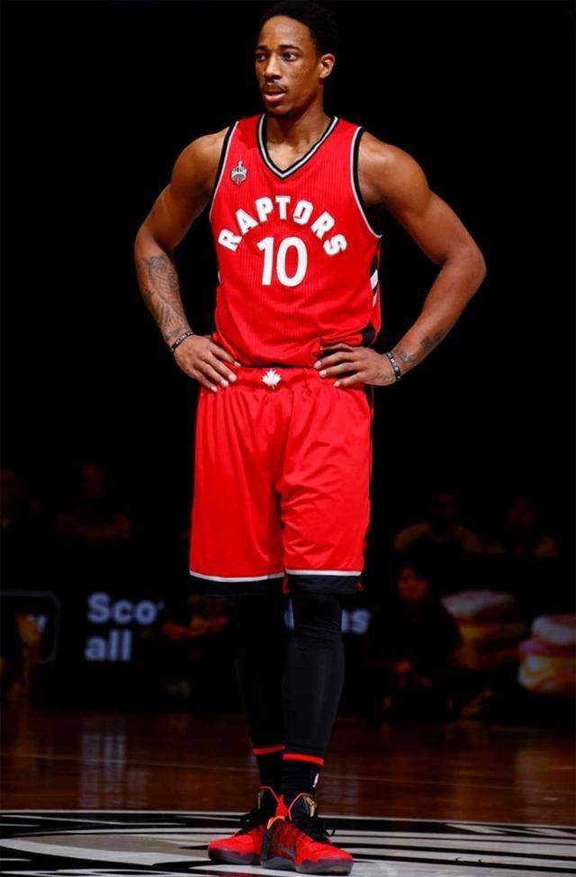 一位年轻新 一位年轻新